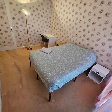 Chez Particulier Proche De Commodités