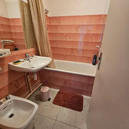 Séjour chez l'habitant Chez Particulier Proche De Commodités *