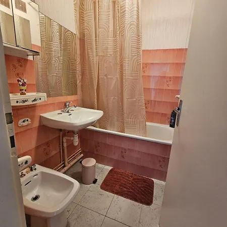 Séjour chez l'habitant Chez Particulier Proche De Commodités