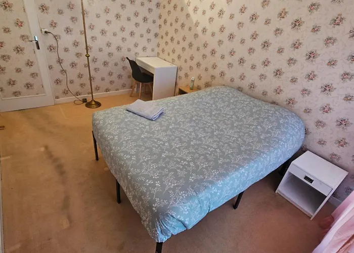 Chez Particulier Proche De Commodités