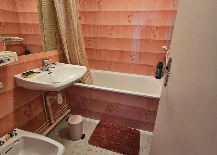 Séjour chez l'habitant Chez Particulier Proche De Commodités *